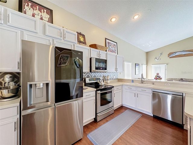 208 CASTLEMAIN CIRCLE, Davenport, FL 33897