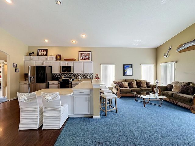 208 CASTLEMAIN CIRCLE, Davenport, FL 33897