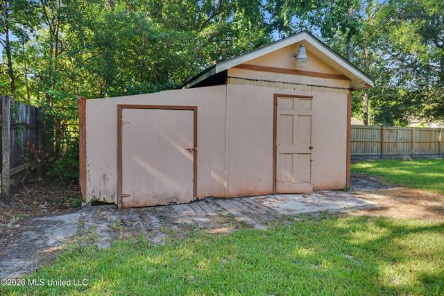 225 Trout Street, Waveland, MS 39576