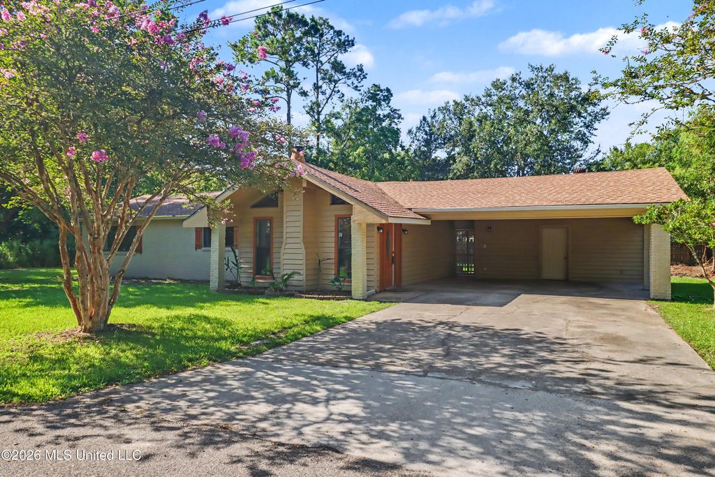 225 Trout Street, Waveland, MS 39576