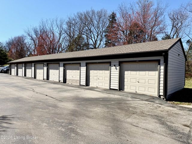 10504 Southern Meadows Dr APT 101, Louisville, KY 40241