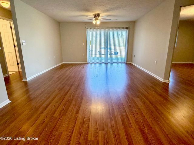 10504 Southern Meadows Dr APT 101, Louisville, KY 40241