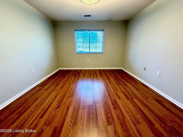 10504 Southern Meadows Dr APT 101, Louisville, KY 40241