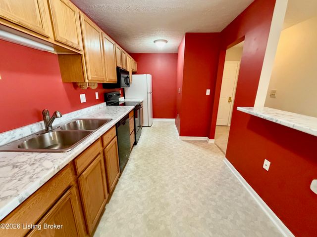 10504 Southern Meadows Dr APT 101, Louisville, KY 40241