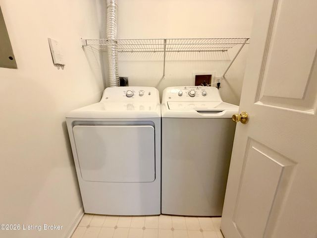 10504 Southern Meadows Dr APT 101, Louisville, KY 40241