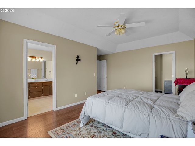 565 Ne LENOX St, Hillsboro, OR 97124
