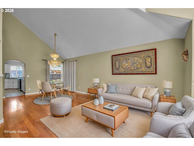 565 Ne LENOX St, Hillsboro, OR 97124