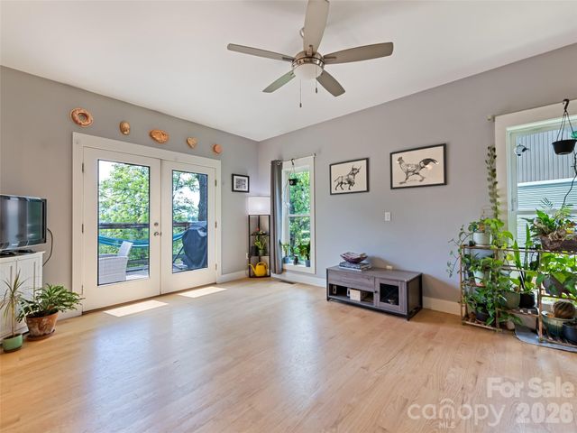 221 Northside Street, Canton, NC 28716