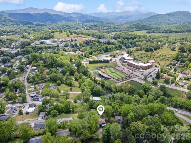 221 Northside Street, Canton, NC 28716