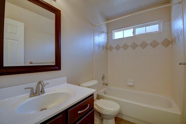 5588 Mansfield Place NW, Albuquerque, NM 87114