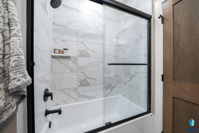 1628 N Rosemary Ave Avenue, Sioux Falls, SD 57110