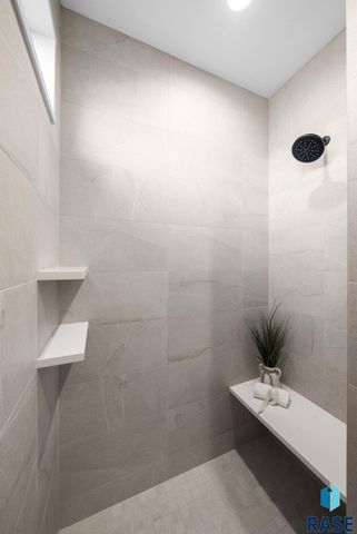 1628 N Rosemary Ave Avenue, Sioux Falls, SD 57110