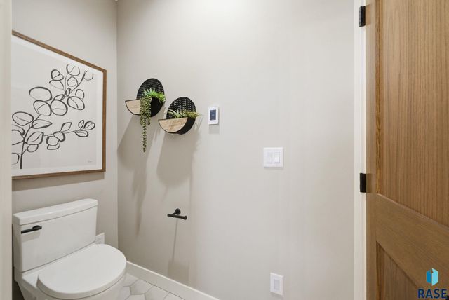 1628 N Rosemary Ave Avenue, Sioux Falls, SD 57110