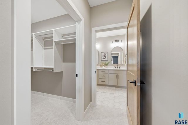 1628 N Rosemary Ave Avenue, Sioux Falls, SD 57110