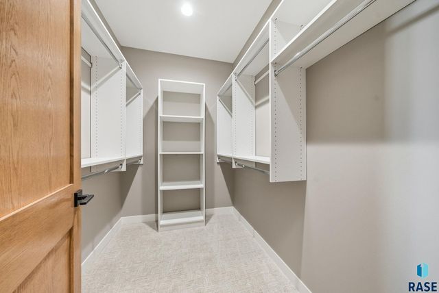 1628 N Rosemary Ave Avenue, Sioux Falls, SD 57110