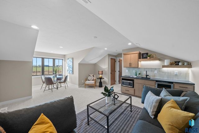 1628 N Rosemary Ave Avenue, Sioux Falls, SD 57110