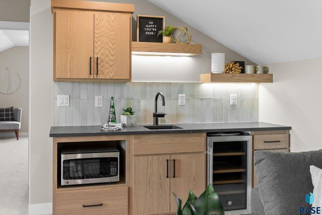 1628 N Rosemary Ave Avenue, Sioux Falls, SD 57110