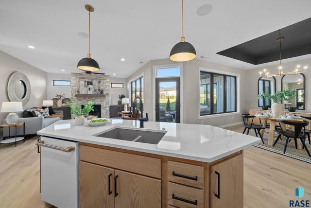 1628 N Rosemary Ave Avenue, Sioux Falls, SD 57110