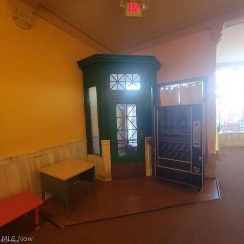 9815 Lorain Avenue, Cleveland, OH 44102
