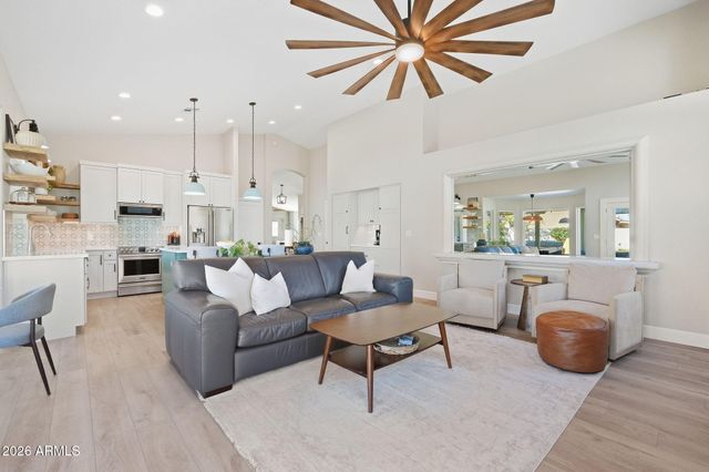 1113 S SCALLOP Drive, Gilbert, AZ 85233