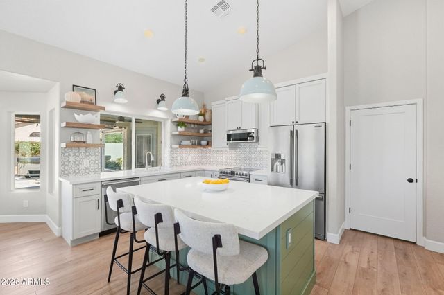 1113 S SCALLOP Drive, Gilbert, AZ 85233