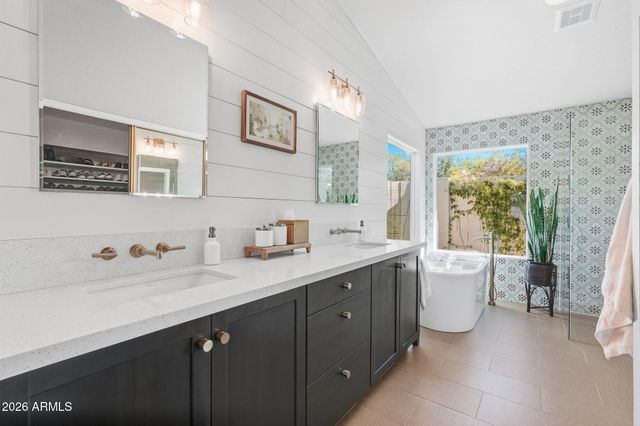 1113 S SCALLOP Drive, Gilbert, AZ 85233