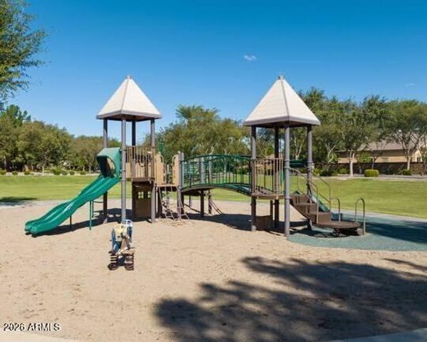 1113 S SCALLOP Drive, Gilbert, AZ 85233