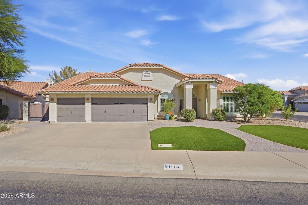 1113 S SCALLOP Drive, Gilbert, AZ 85233
