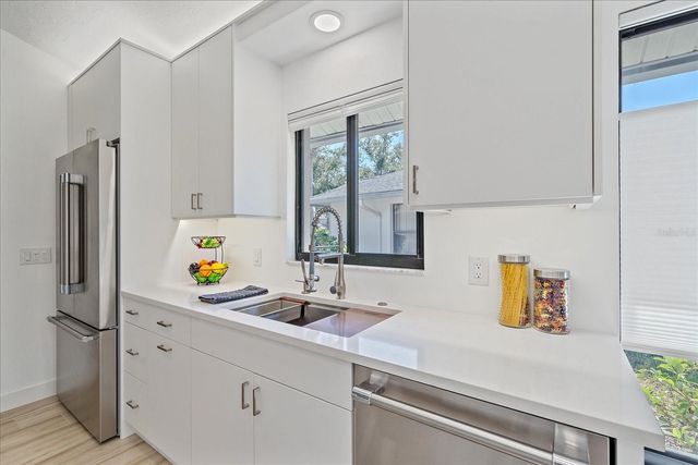 1684 PINTAIL WAY, Sarasota, FL 34231