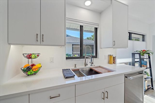 1684 PINTAIL WAY, Sarasota, FL 34231