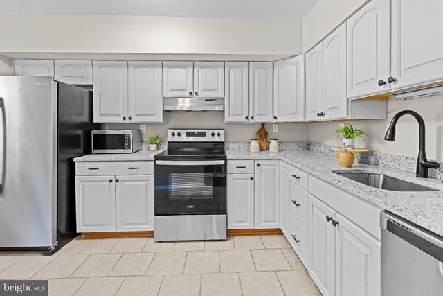 9 OAK SHADOWS CT, Baltimore, MD 21228