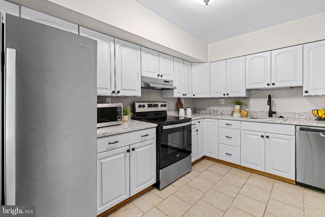 9 OAK SHADOWS CT, Baltimore, MD 21228