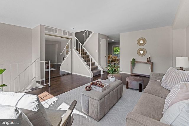 9 OAK SHADOWS CT, Baltimore, MD 21228