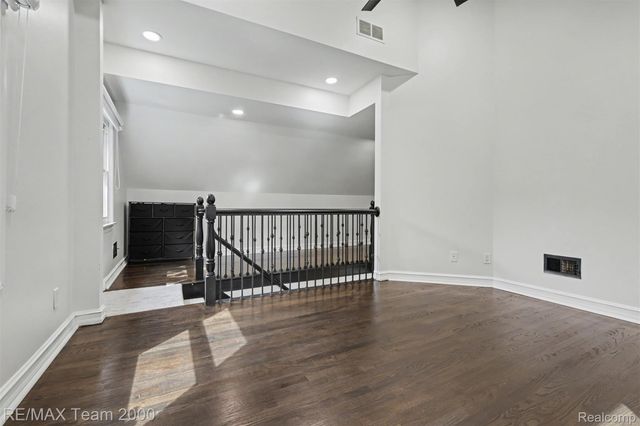 22331 Watsonia Street, Dearborn, MI 48128