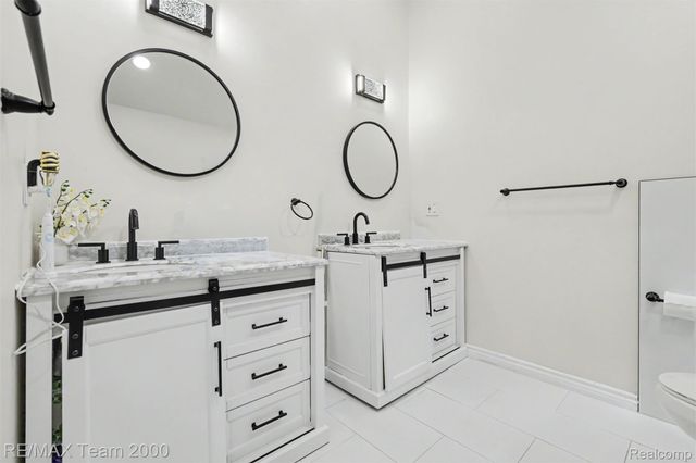 22331 Watsonia Street, Dearborn, MI 48128