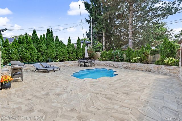 22331 Watsonia Street, Dearborn, MI 48128