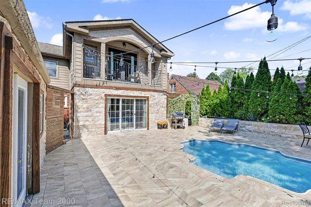 22331 Watsonia Street, Dearborn, MI 48128
