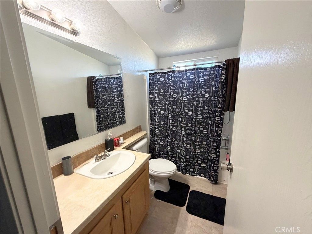 Image 17 of property listing at 14460 Nevada, Phelan, CA 92371