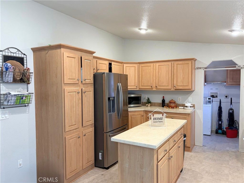 Image 8 of property listing at 14460 Nevada, Phelan, CA 92371