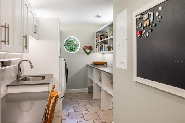 3925 SW 95TH TERRACE, Gainesville, FL 32608