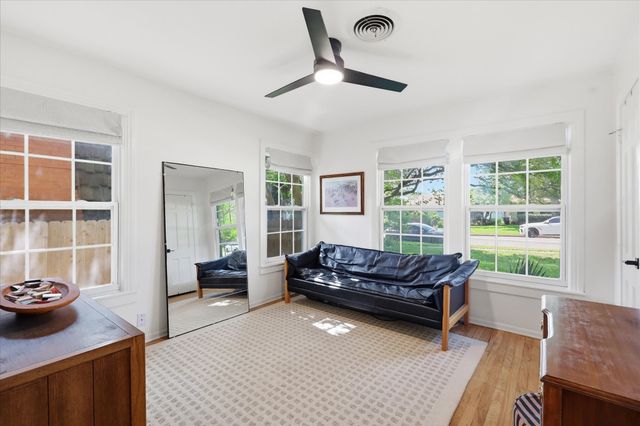 5004 Lovell Avenue, Fort Worth, TX 76107