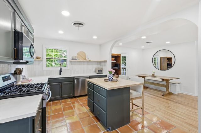 5004 Lovell Avenue, Fort Worth, TX 76107