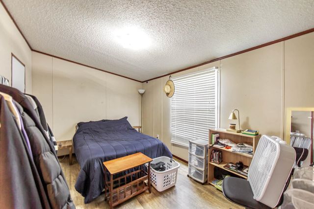 215 Blakefield Dr, Schriever, LA 70395