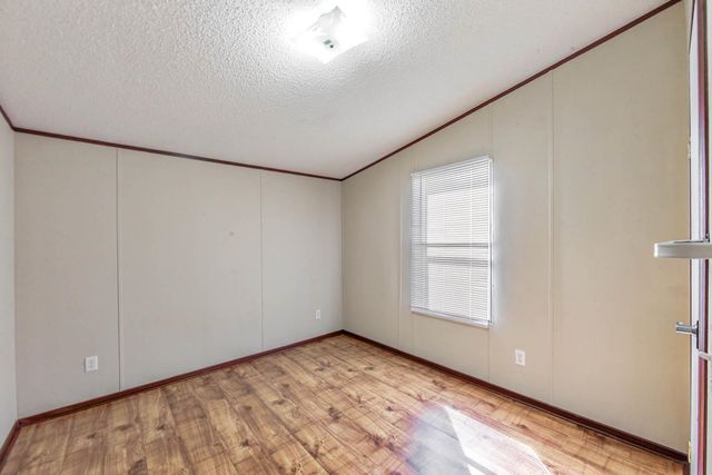 215 Blakefield Dr, Schriever, LA 70395