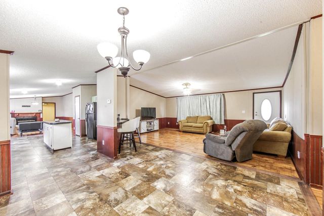 215 Blakefield Dr, Schriever, LA 70395