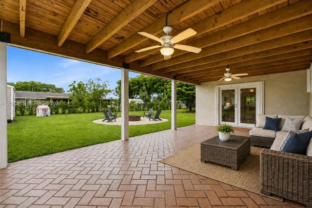 27600 SW 164th Ct, Homestead, FL 33031