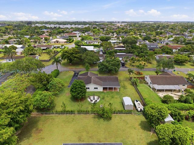 27600 SW 164th Ct, Homestead, FL 33031