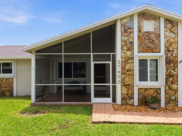 27600 SW 164th Ct, Homestead, FL 33031