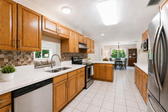 27600 SW 164th Ct, Homestead, FL 33031