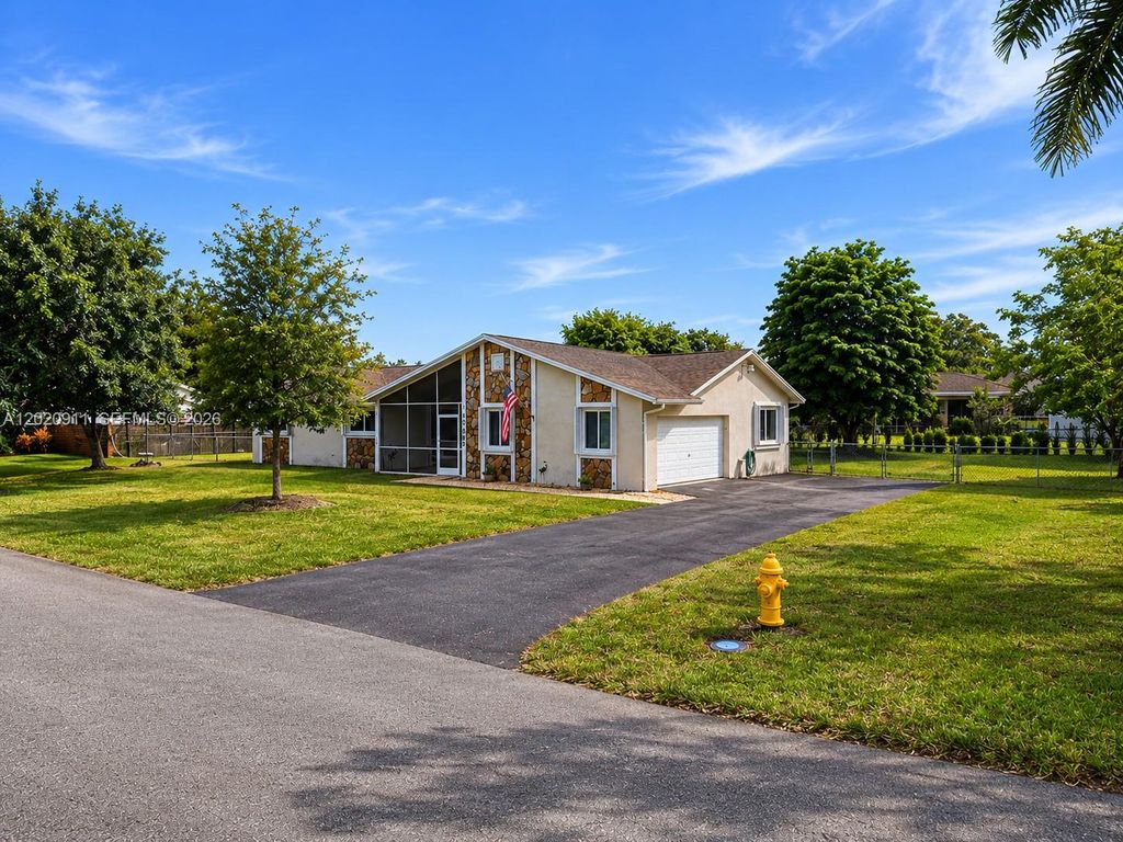 27600 SW 164th Ct, Homestead, FL 33031